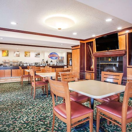 Hotel Baymont By Wyndham Madison Heights Detroit Area Esterno foto