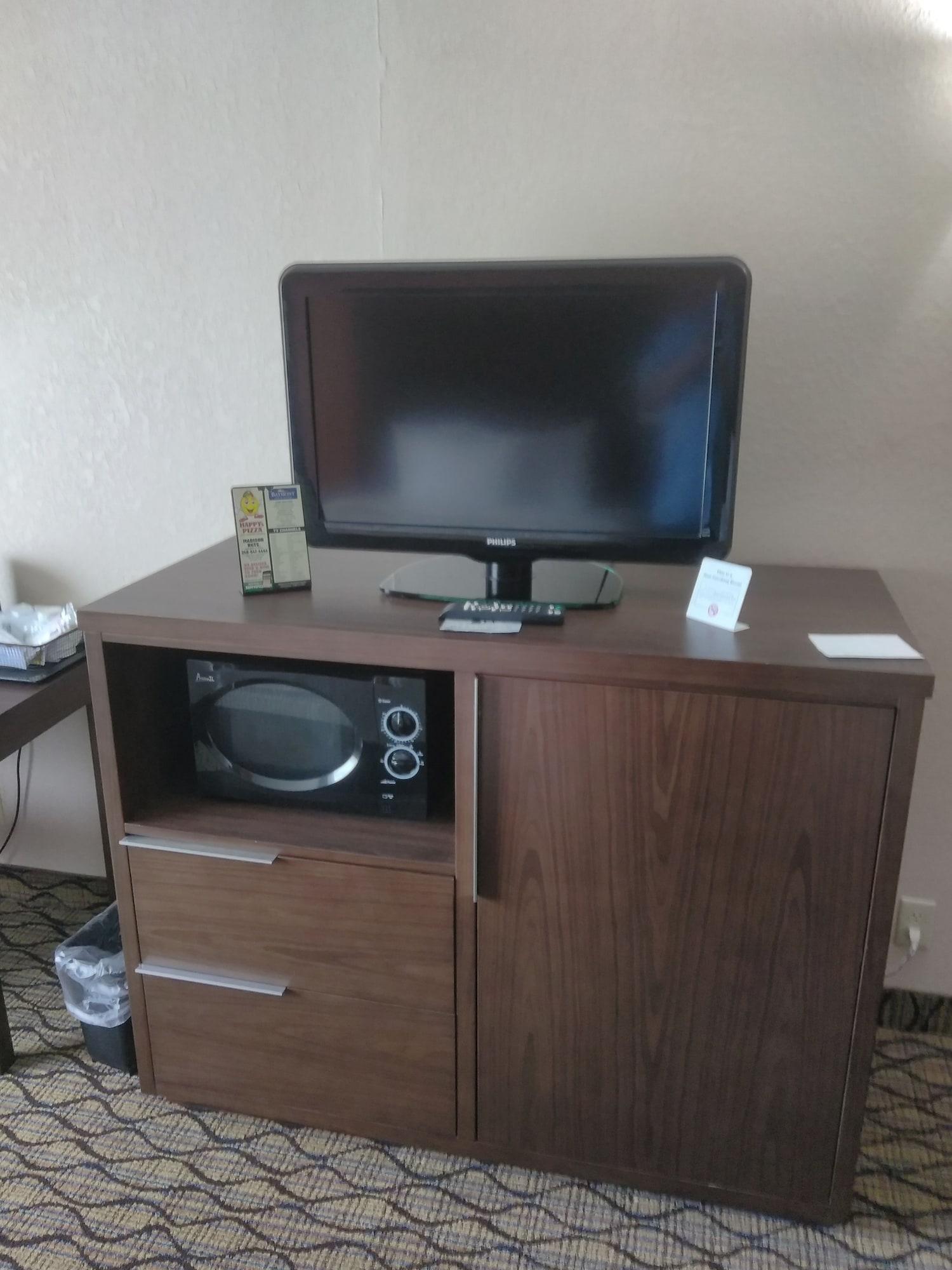 Hotel Baymont By Wyndham Madison Heights Detroit Area Esterno foto
