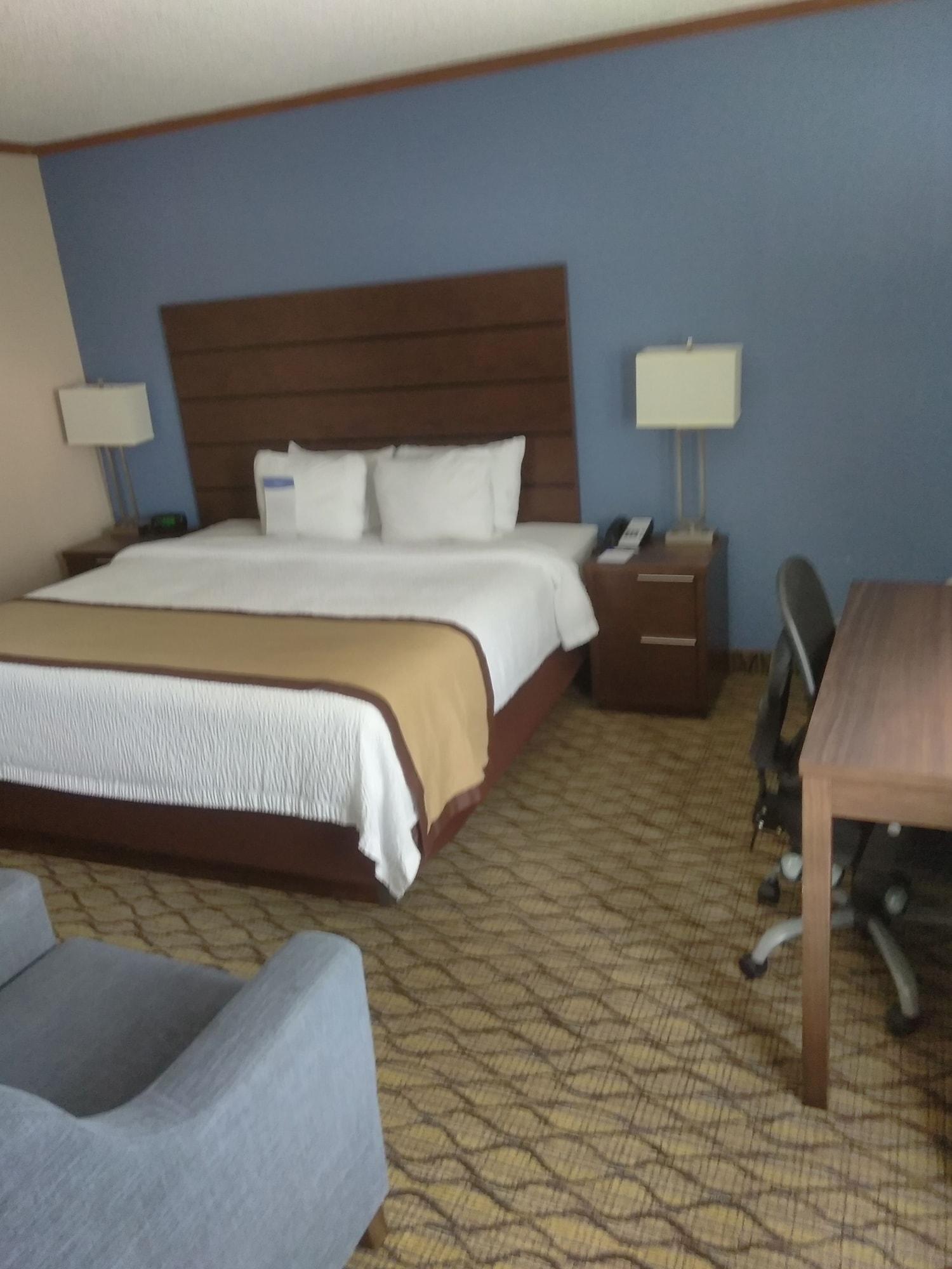 Hotel Baymont By Wyndham Madison Heights Detroit Area Esterno foto