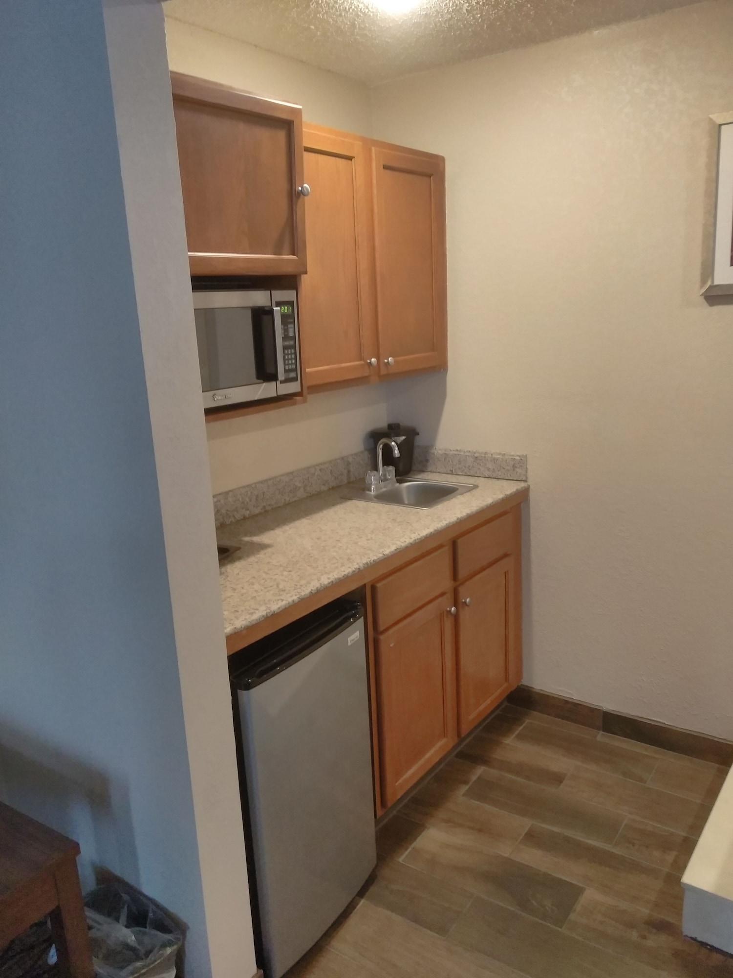 Hotel Baymont By Wyndham Madison Heights Detroit Area Esterno foto