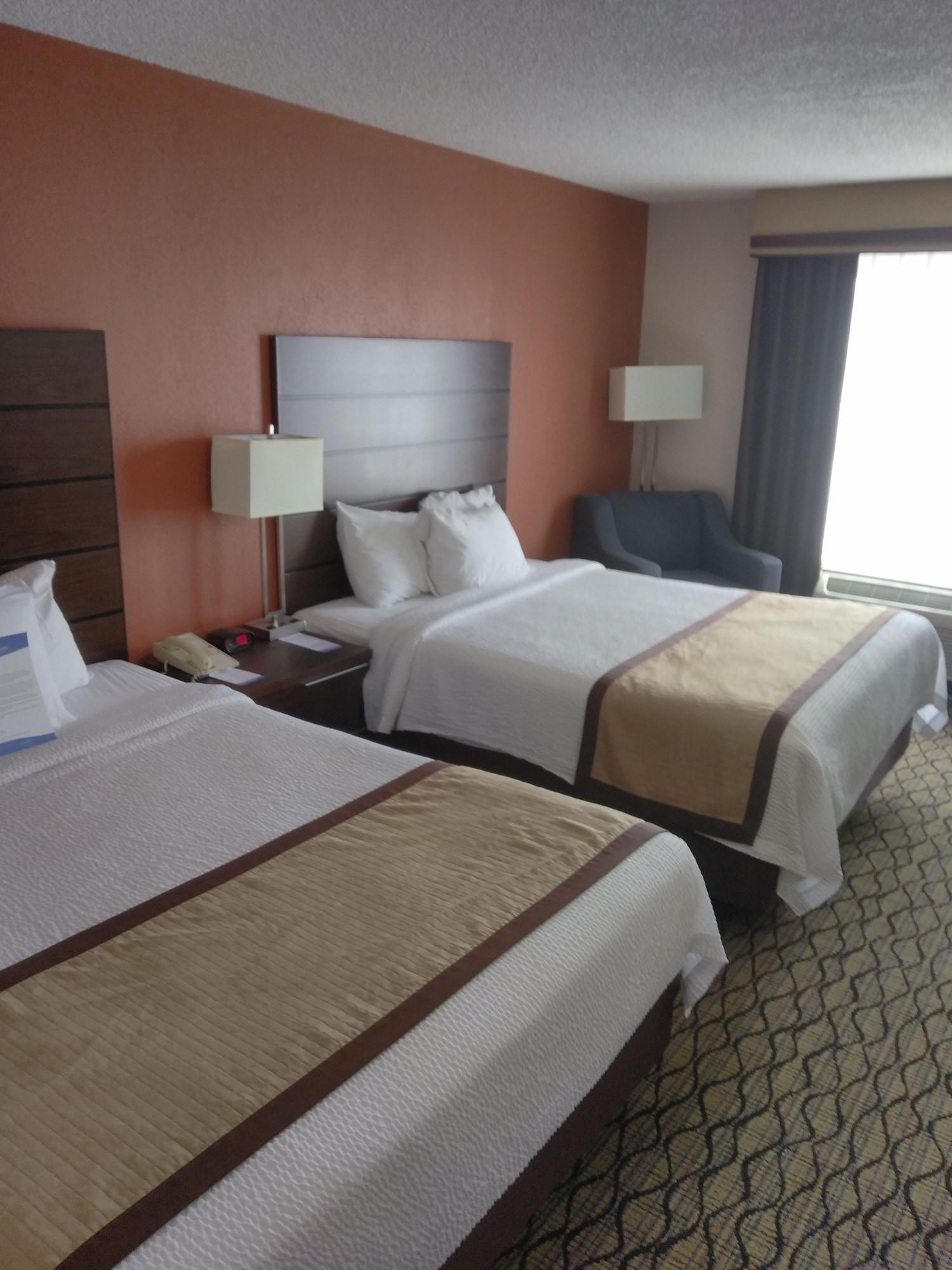 Hotel Baymont By Wyndham Madison Heights Detroit Area Esterno foto