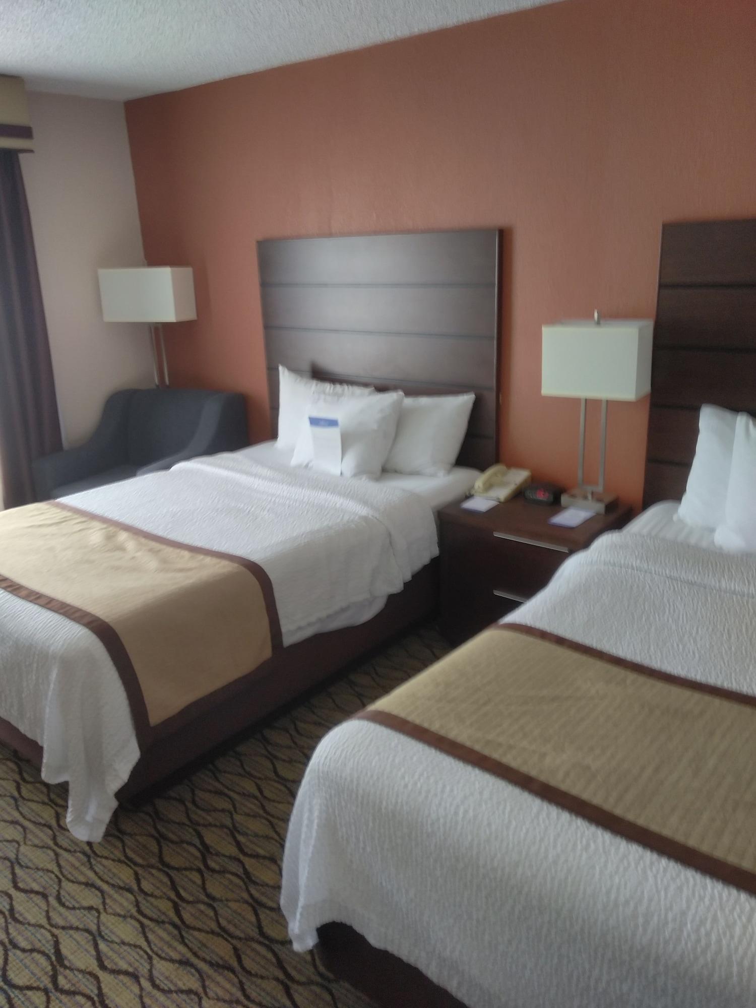 Hotel Baymont By Wyndham Madison Heights Detroit Area Esterno foto