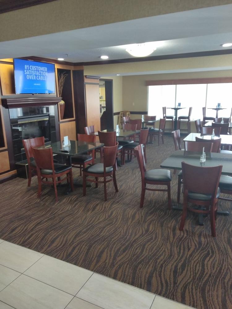 Hotel Baymont By Wyndham Madison Heights Detroit Area Esterno foto