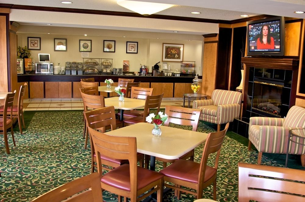 Hotel Baymont By Wyndham Madison Heights Detroit Area Esterno foto