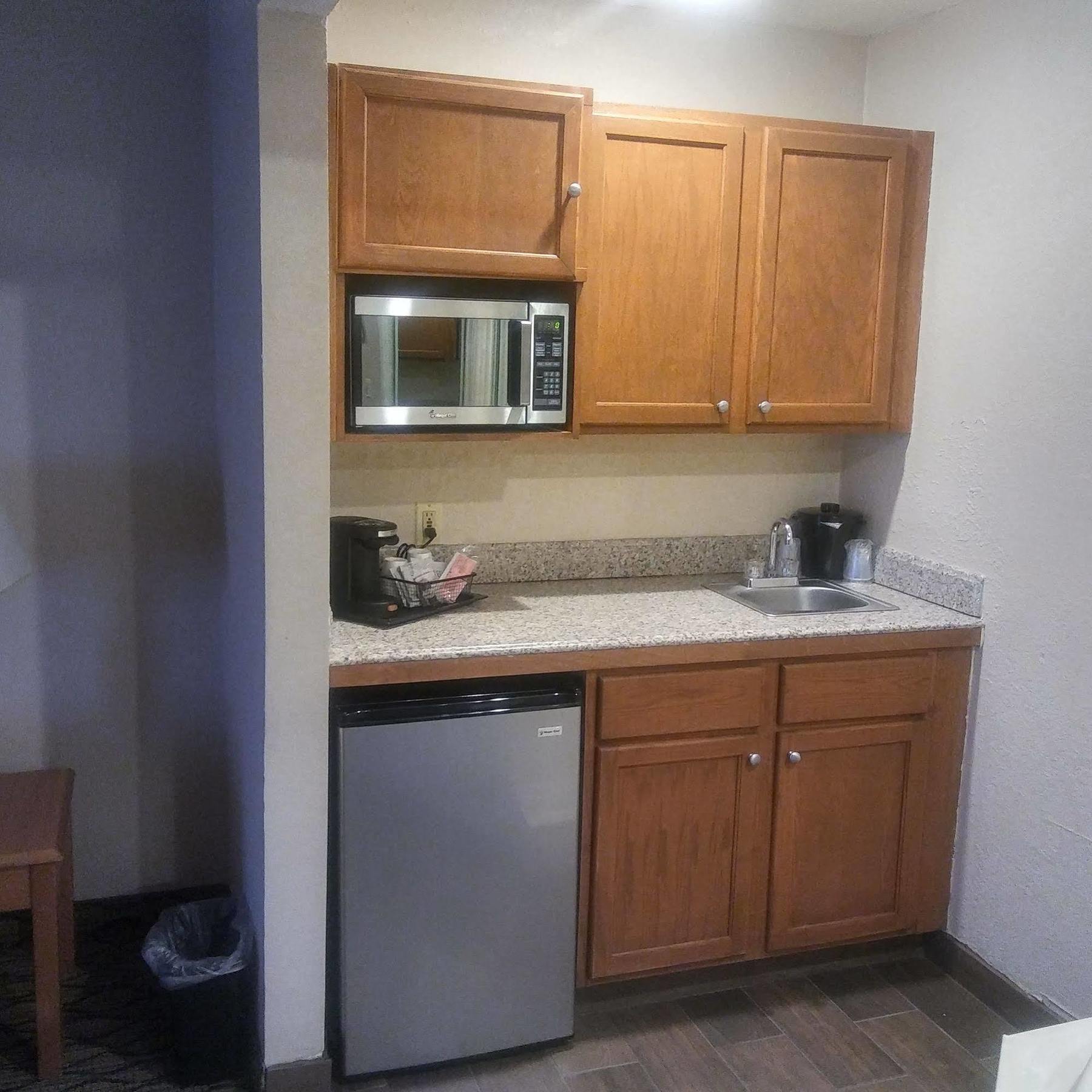 Hotel Baymont By Wyndham Madison Heights Detroit Area Esterno foto