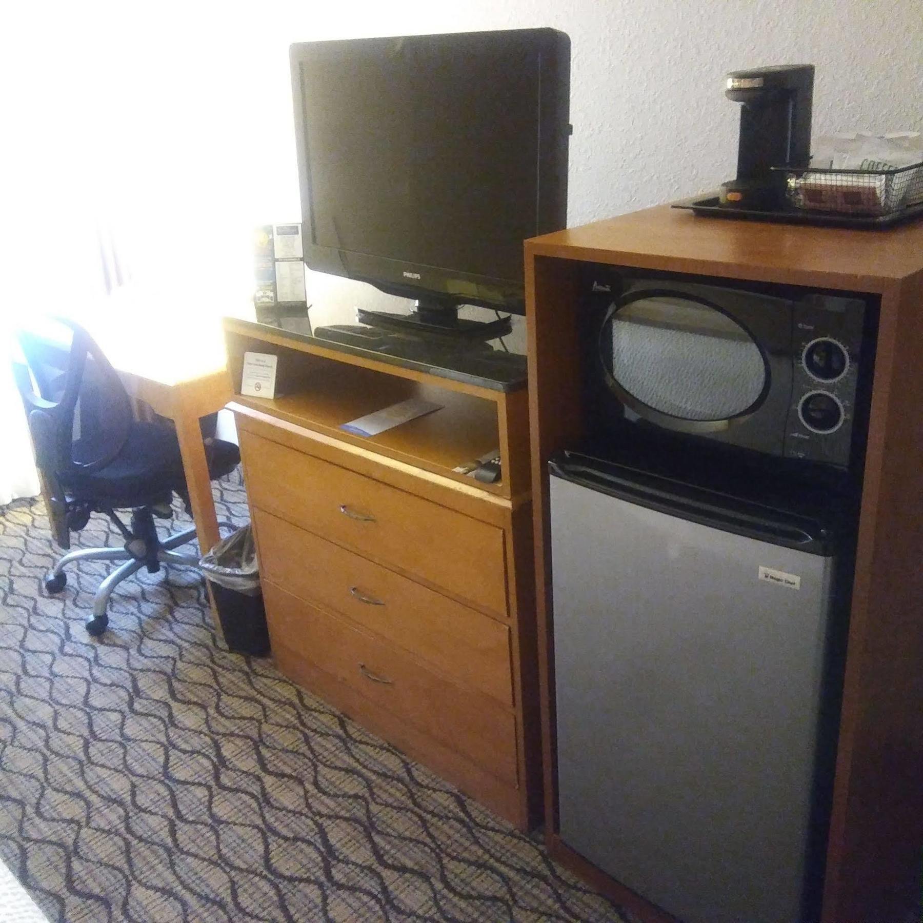 Hotel Baymont By Wyndham Madison Heights Detroit Area Esterno foto