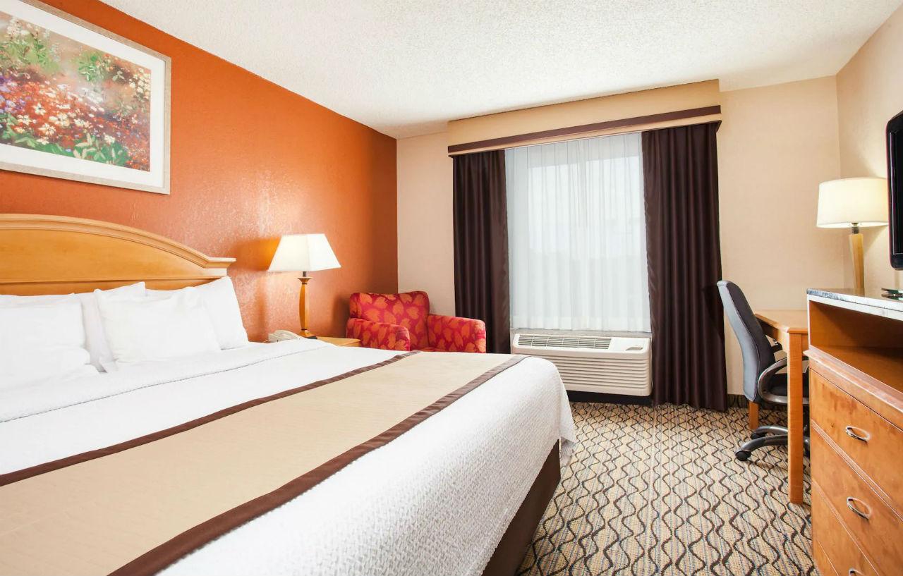 Hotel Baymont By Wyndham Madison Heights Detroit Area Esterno foto